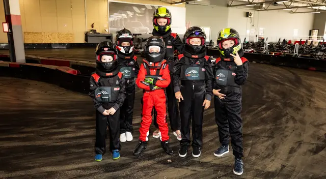 Для самых юных пилотов (5-6 лет) предусмотрена отдельная маленькая трасса